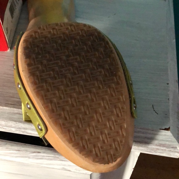 Women’s Size 10 Guess by Marciano Shoes - Picture 6 of 6